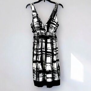 Womens Dress Black White Print Smocked Mini Sleeveless Summer V Neck Size Small